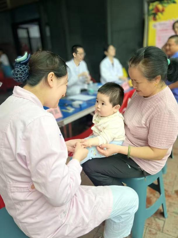 世界哮喘日：湘南学院附属医院在暴雨中传递健康守护 (2).jpg