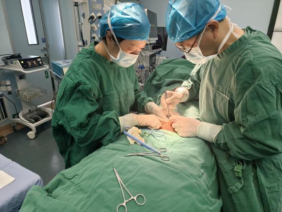 我院成功实施两例阴茎延长+增粗手术，为男科患者带来福音1.jpg