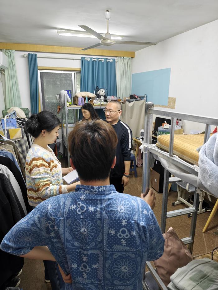 筑牢安全防线 守护医者安居——我院开展住院医师宿舍安全专项巡查
